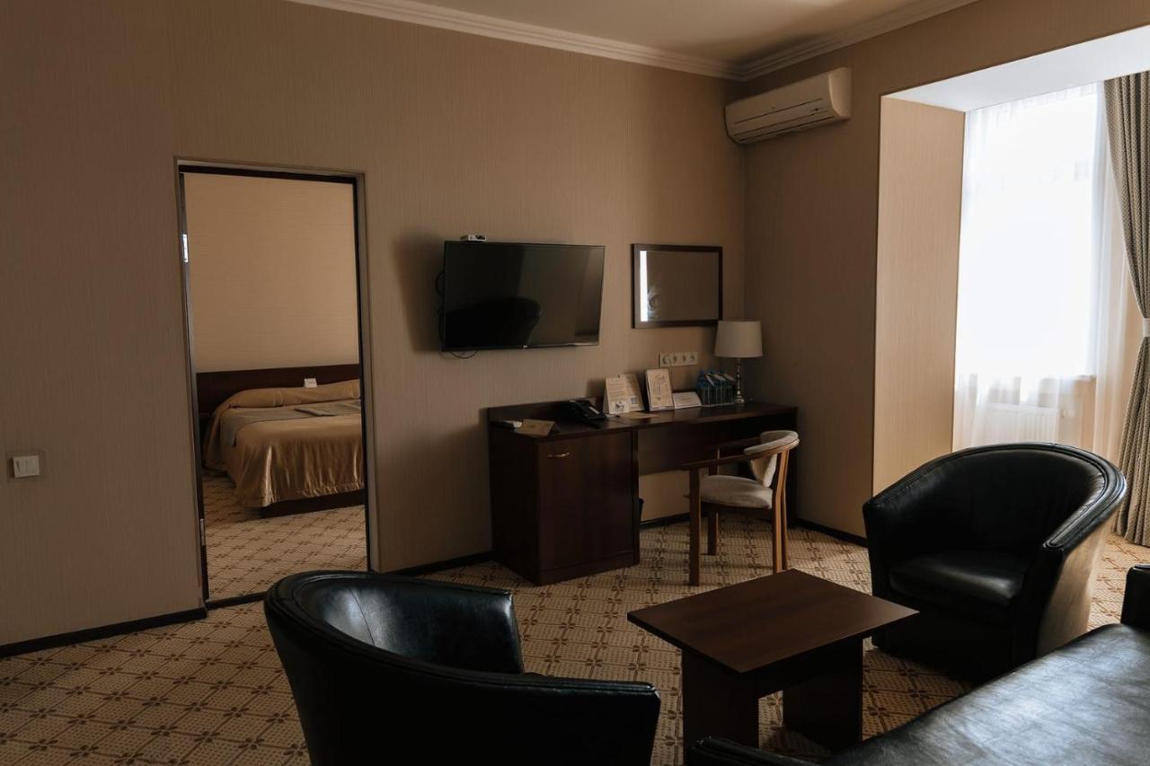 Medeu Hotel Kostanay Exterior photo